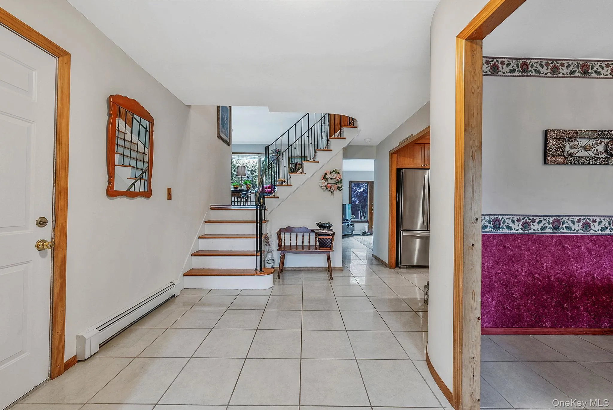 Spacious Entry Foyer, Coat Closet, Open Flow to LR, DR Spacious Entry Foyer, Coat Closet, Open Flow to LR, DR