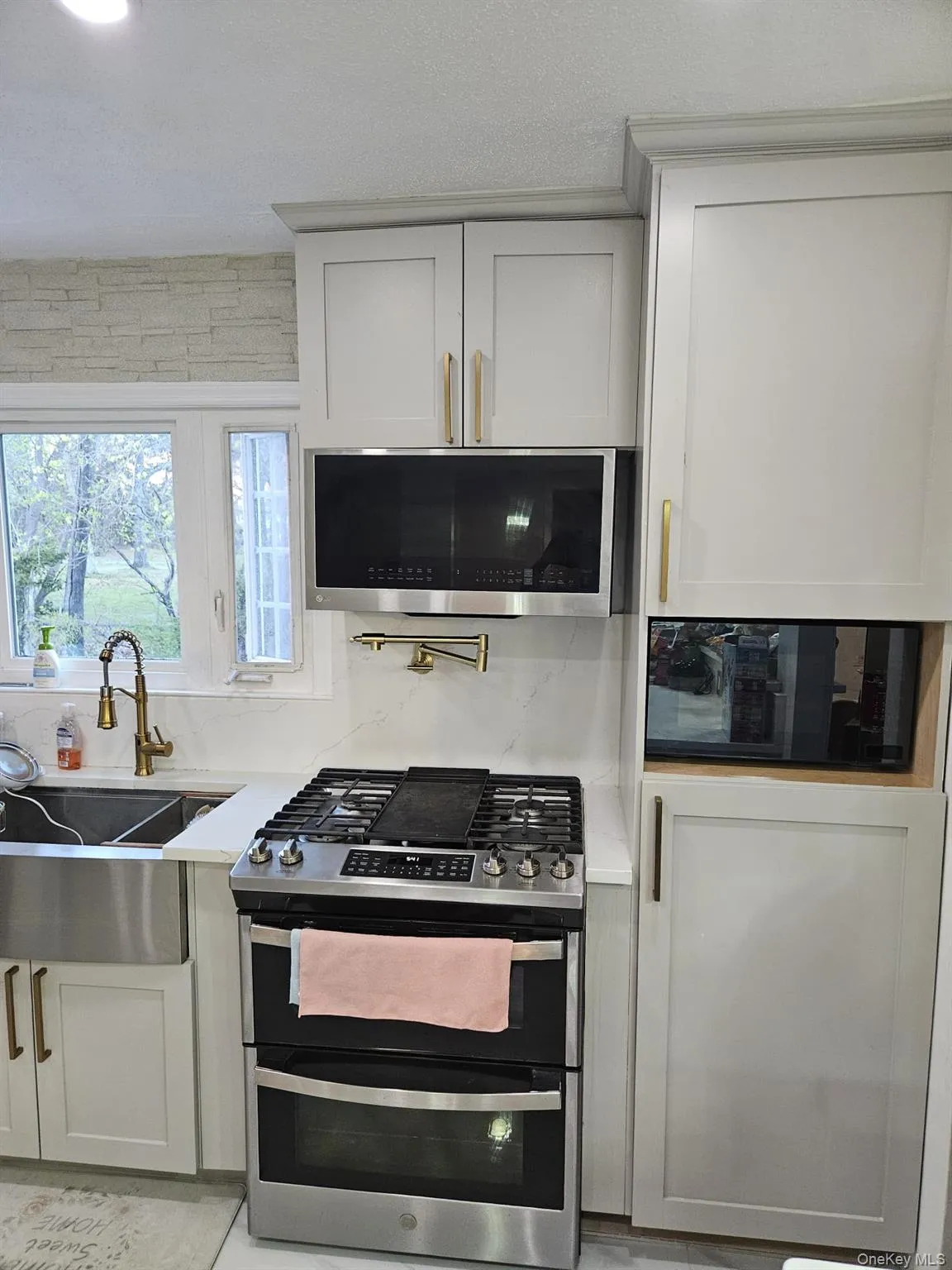 127 Berkeley Avenue, Brookhaven, NY, 5 Bedrooms Bedrooms, 7 Rooms Rooms,2 BathroomsBathrooms,Residential Lease,For Rent,Berkeley,0,998968 127 Berkeley Avenue, Brookhaven, NY, 5 Bedrooms Bedrooms, 7 Rooms Rooms,2 BathroomsBathrooms,Residential Lease,For Rent,Berkeley,0,998968
