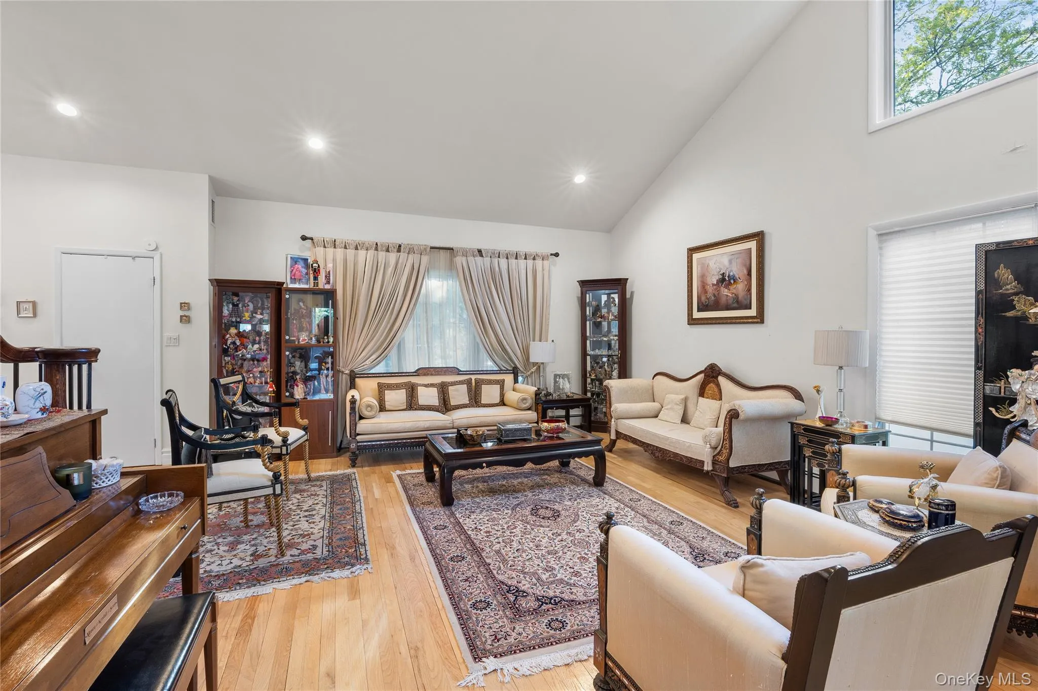16 Cabriolet Lane, Huntington, NY, 5 Bedrooms Bedrooms, 13 Rooms Rooms,4 BathroomsBathrooms,Residential,For Rent,Cabriolet,0,998983 16 Cabriolet Lane, Huntington, NY, 5 Bedrooms Bedrooms, 13 Rooms Rooms,4 BathroomsBathrooms,Residential,For Rent,Cabriolet,0,998983