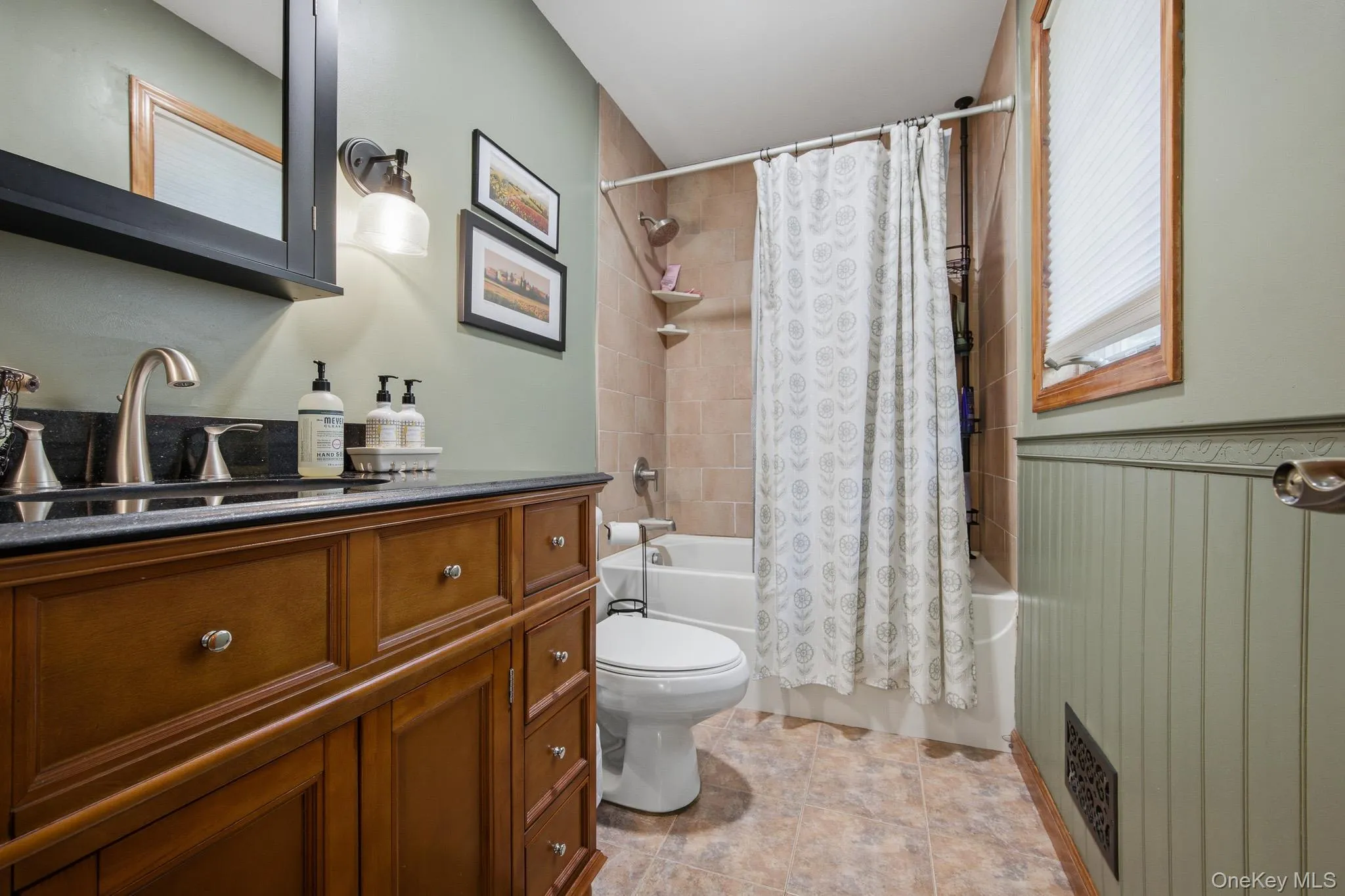 23 Riverdale Drive, Islip, NY, 3 Bedrooms Bedrooms, 8 Rooms Rooms,2 BathroomsBathrooms,Residential,For Rent,Riverdale,0,998996 23 Riverdale Drive, Islip, NY, 3 Bedrooms Bedrooms, 8 Rooms Rooms,2 BathroomsBathrooms,Residential,For Rent,Riverdale,0,998996