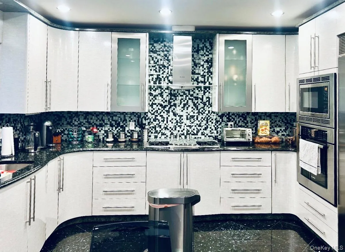 9953 65th Road, New York, NY, 3 Bedrooms Bedrooms, 9 Rooms Rooms,2 BathroomsBathrooms,Residential,For Rent,65th,0,999000 9953 65th Road, New York, NY, 3 Bedrooms Bedrooms, 9 Rooms Rooms,2 BathroomsBathrooms,Residential,For Rent,65th,0,999000