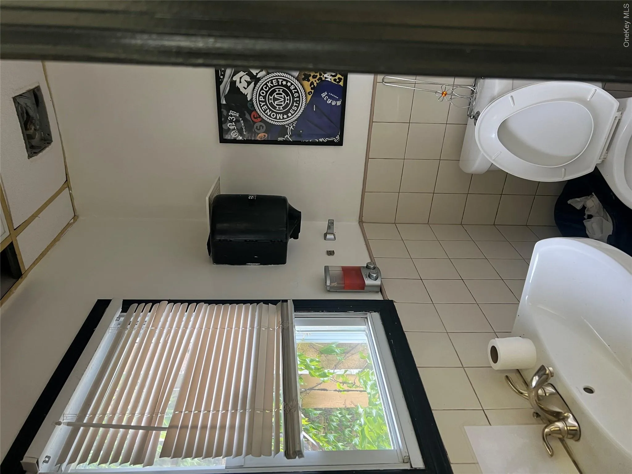 1310 Grand Avenue, Hempstead, NY, ,Commercial Lease,For Rent,Grand,0,999002 1310 Grand Avenue, Hempstead, NY, ,Commercial Lease,For Rent,Grand,0,999002