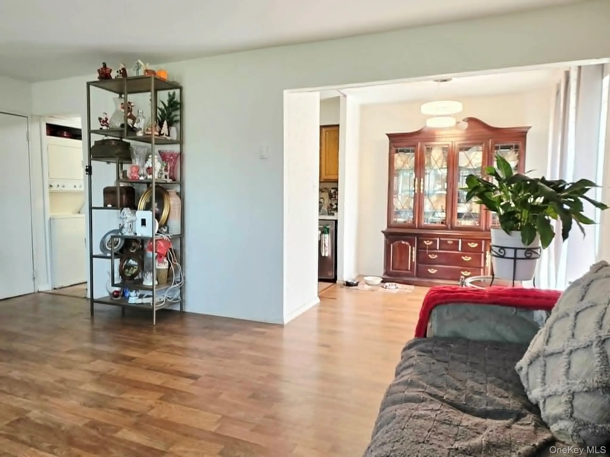2E Ethan Allen Court, Brookhaven, NY, 3 Bedrooms Bedrooms, 6 Rooms Rooms,1 BathroomBathrooms,Residential,For Rent,Ethan Allen,0,999008 2E Ethan Allen Court, Brookhaven, NY, 3 Bedrooms Bedrooms, 6 Rooms Rooms,1 BathroomBathrooms,Residential,For Rent,Ethan Allen,0,999008