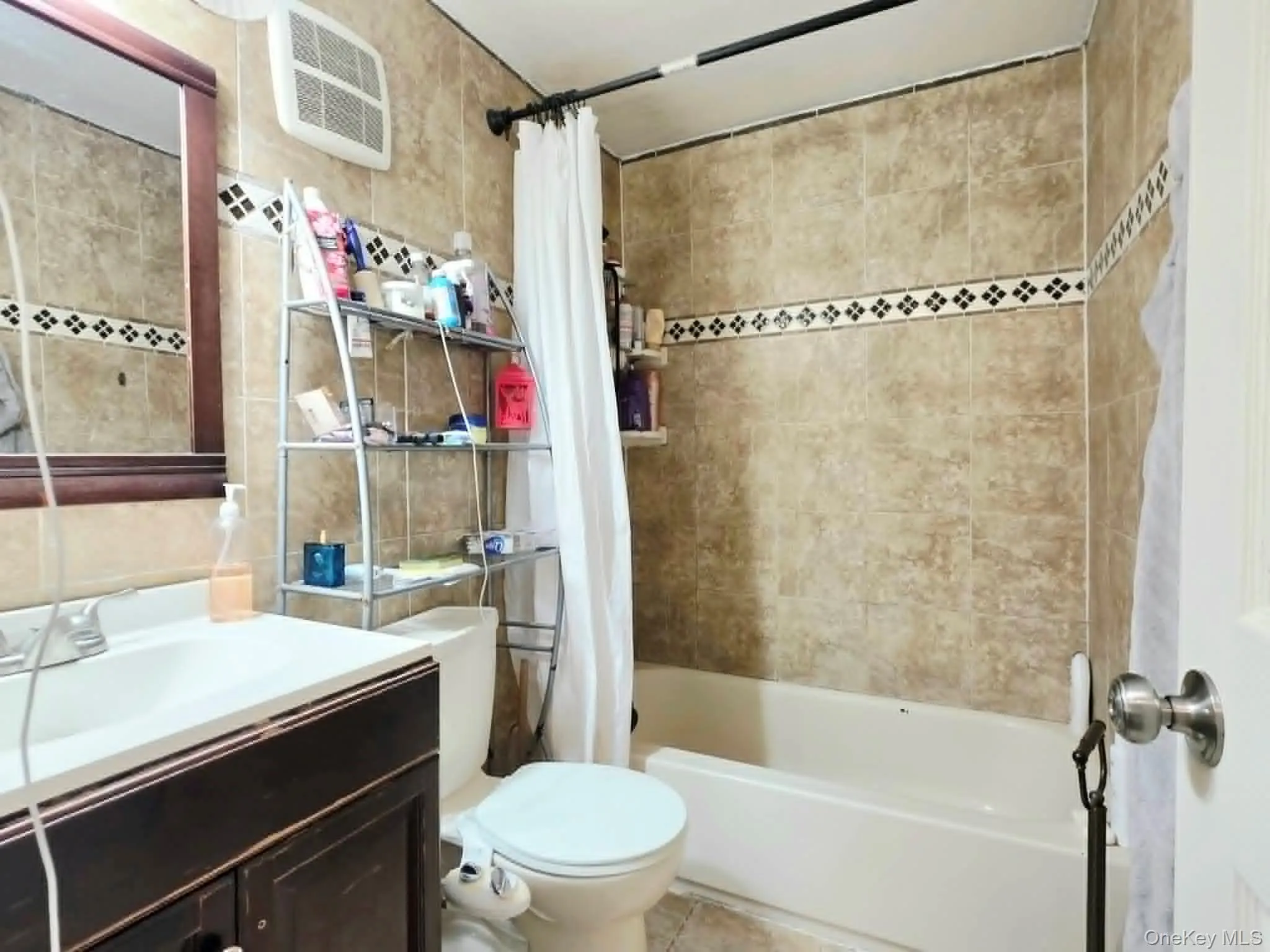 2E Ethan Allen Court, Brookhaven, NY, 3 Bedrooms Bedrooms, 6 Rooms Rooms,1 BathroomBathrooms,Residential,For Rent,Ethan Allen,0,999008 2E Ethan Allen Court, Brookhaven, NY, 3 Bedrooms Bedrooms, 6 Rooms Rooms,1 BathroomBathrooms,Residential,For Rent,Ethan Allen,0,999008