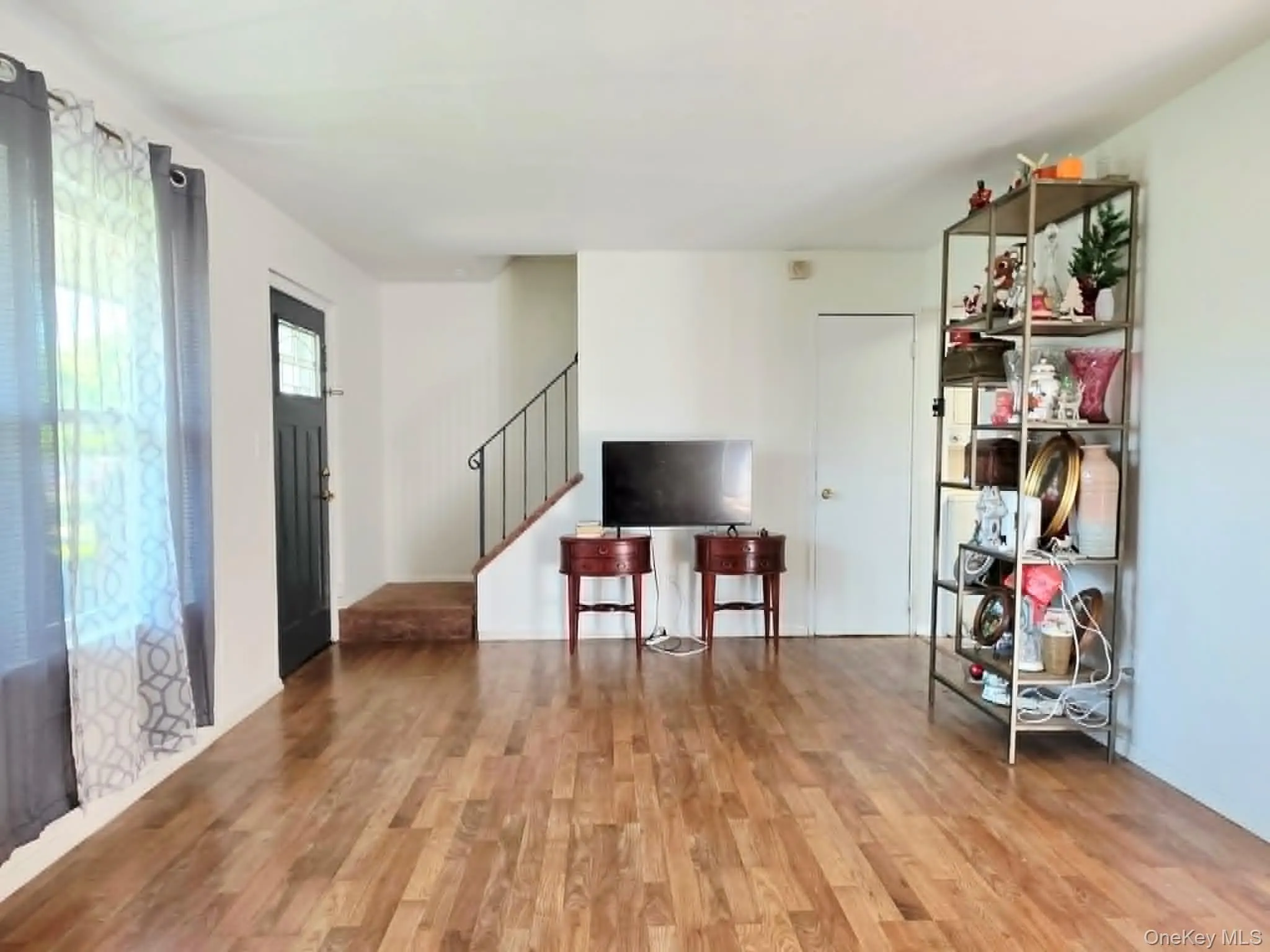 2E Ethan Allen Court, Brookhaven, NY, 3 Bedrooms Bedrooms, 6 Rooms Rooms,1 BathroomBathrooms,Residential,For Rent,Ethan Allen,0,999008 2E Ethan Allen Court, Brookhaven, NY, 3 Bedrooms Bedrooms, 6 Rooms Rooms,1 BathroomBathrooms,Residential,For Rent,Ethan Allen,0,999008