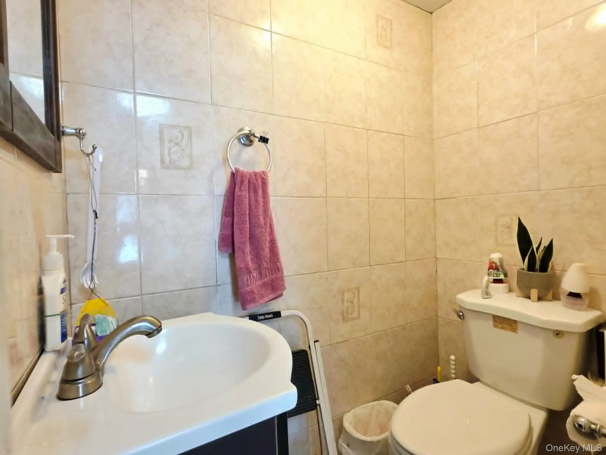2E Ethan Allen Court, Brookhaven, NY, 3 Bedrooms Bedrooms, 6 Rooms Rooms,1 BathroomBathrooms,Residential,For Rent,Ethan Allen,0,999008 2E Ethan Allen Court, Brookhaven, NY, 3 Bedrooms Bedrooms, 6 Rooms Rooms,1 BathroomBathrooms,Residential,For Rent,Ethan Allen,0,999008