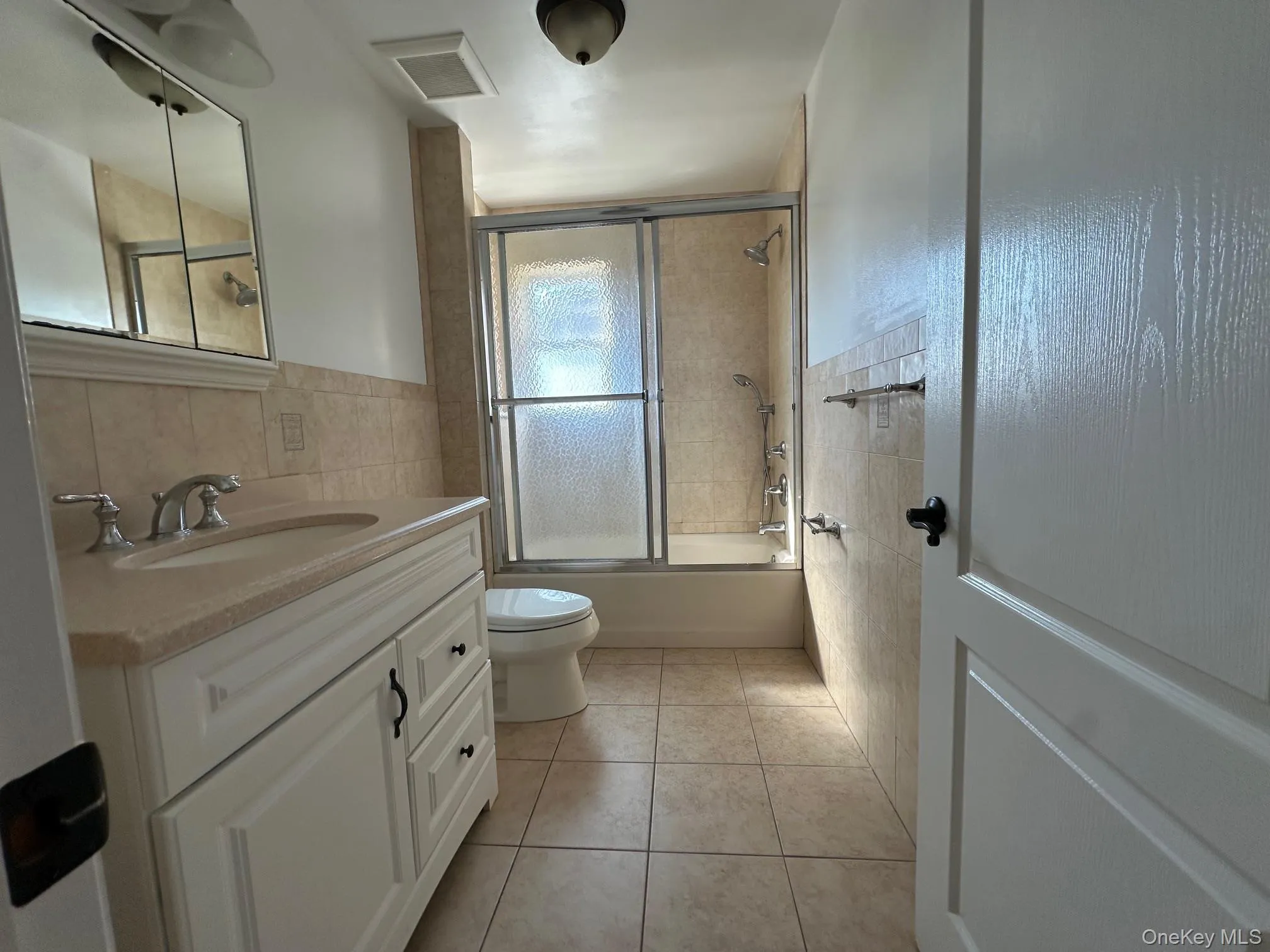 38 east Avenue, Glen Cove, NY, 2 Bedrooms Bedrooms, 4 Rooms Rooms,1 BathroomBathrooms,Residential Lease,For Rent,east,0,999011 38 east Avenue, Glen Cove, NY, 2 Bedrooms Bedrooms, 4 Rooms Rooms,1 BathroomBathrooms,Residential Lease,For Rent,east,0,999011