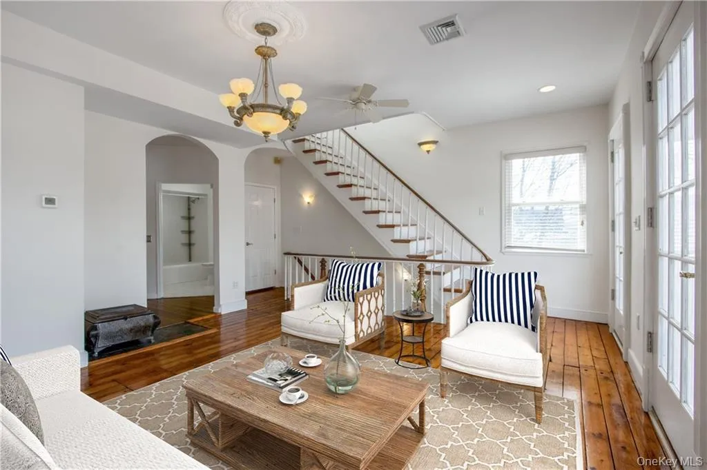 241 Main Street, Cornwall, NY, 3 Bedrooms Bedrooms, 6 Rooms Rooms,2 BathroomsBathrooms,Residential Lease,For Rent,Main,0,999013 241 Main Street, Cornwall, NY, 3 Bedrooms Bedrooms, 6 Rooms Rooms,2 BathroomsBathrooms,Residential Lease,For Rent,Main,0,999013