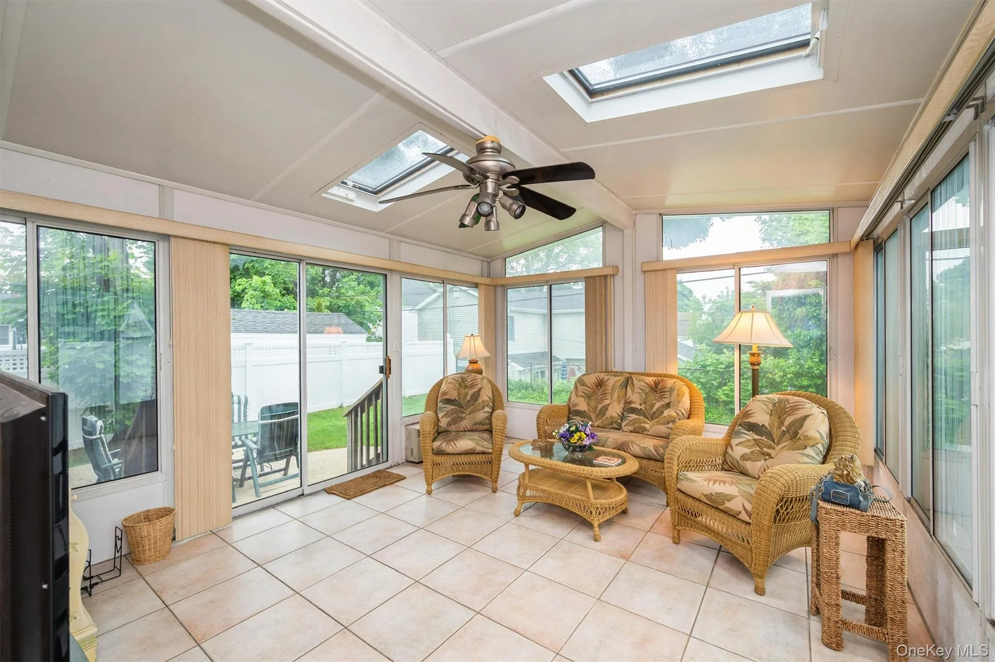 361 Spruce Lane, Hempstead, NY, 3 Bedrooms Bedrooms, 7 Rooms Rooms,2 BathroomsBathrooms,Residential,For Rent,Spruce,0,999022 361 Spruce Lane, Hempstead, NY, 3 Bedrooms Bedrooms, 7 Rooms Rooms,2 BathroomsBathrooms,Residential,For Rent,Spruce,0,999022