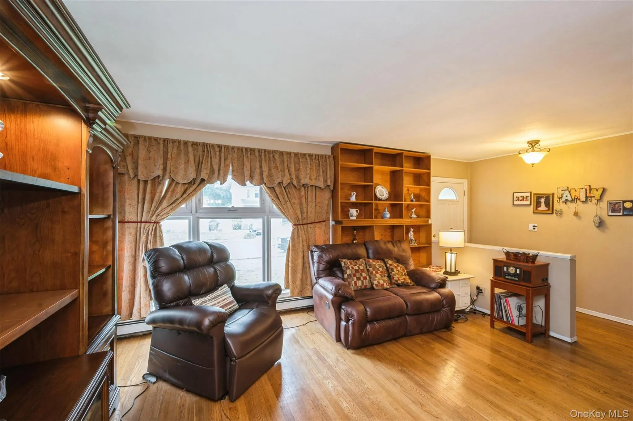 361 Spruce Lane, Hempstead, NY, 3 Bedrooms Bedrooms, 7 Rooms Rooms,2 BathroomsBathrooms,Residential,For Rent,Spruce,0,999022 361 Spruce Lane, Hempstead, NY, 3 Bedrooms Bedrooms, 7 Rooms Rooms,2 BathroomsBathrooms,Residential,For Rent,Spruce,0,999022