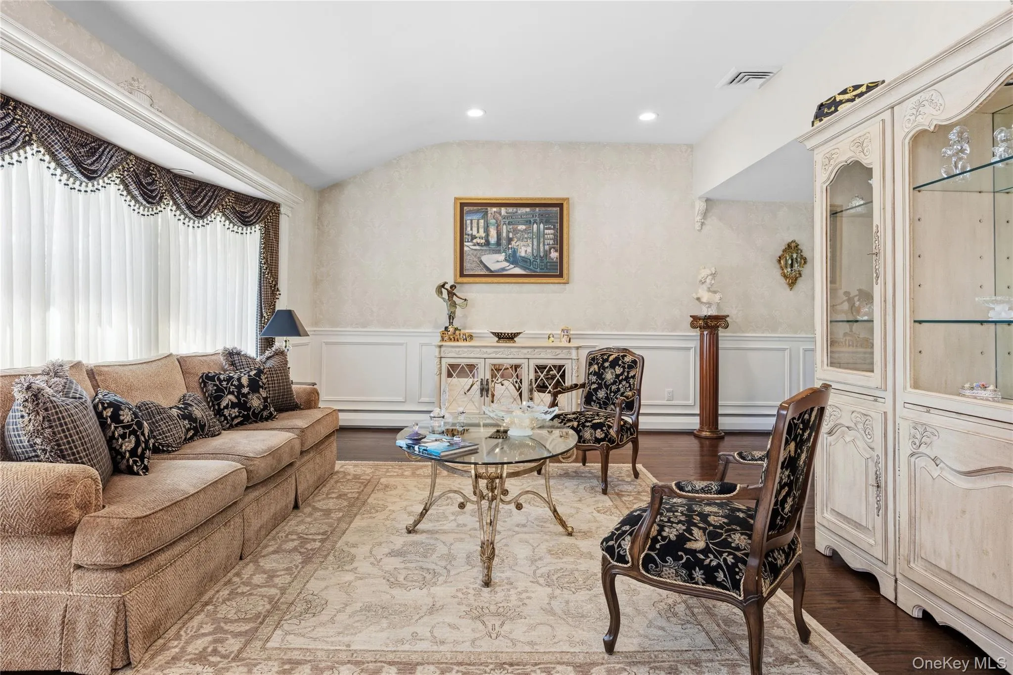 77 Lake Drive, North Hempstead, NY, 4 Bedrooms Bedrooms, 9 Rooms Rooms,3 BathroomsBathrooms,Residential,For Rent,Lake,0,999031 77 Lake Drive, North Hempstead, NY, 4 Bedrooms Bedrooms, 9 Rooms Rooms,3 BathroomsBathrooms,Residential,For Rent,Lake,0,999031