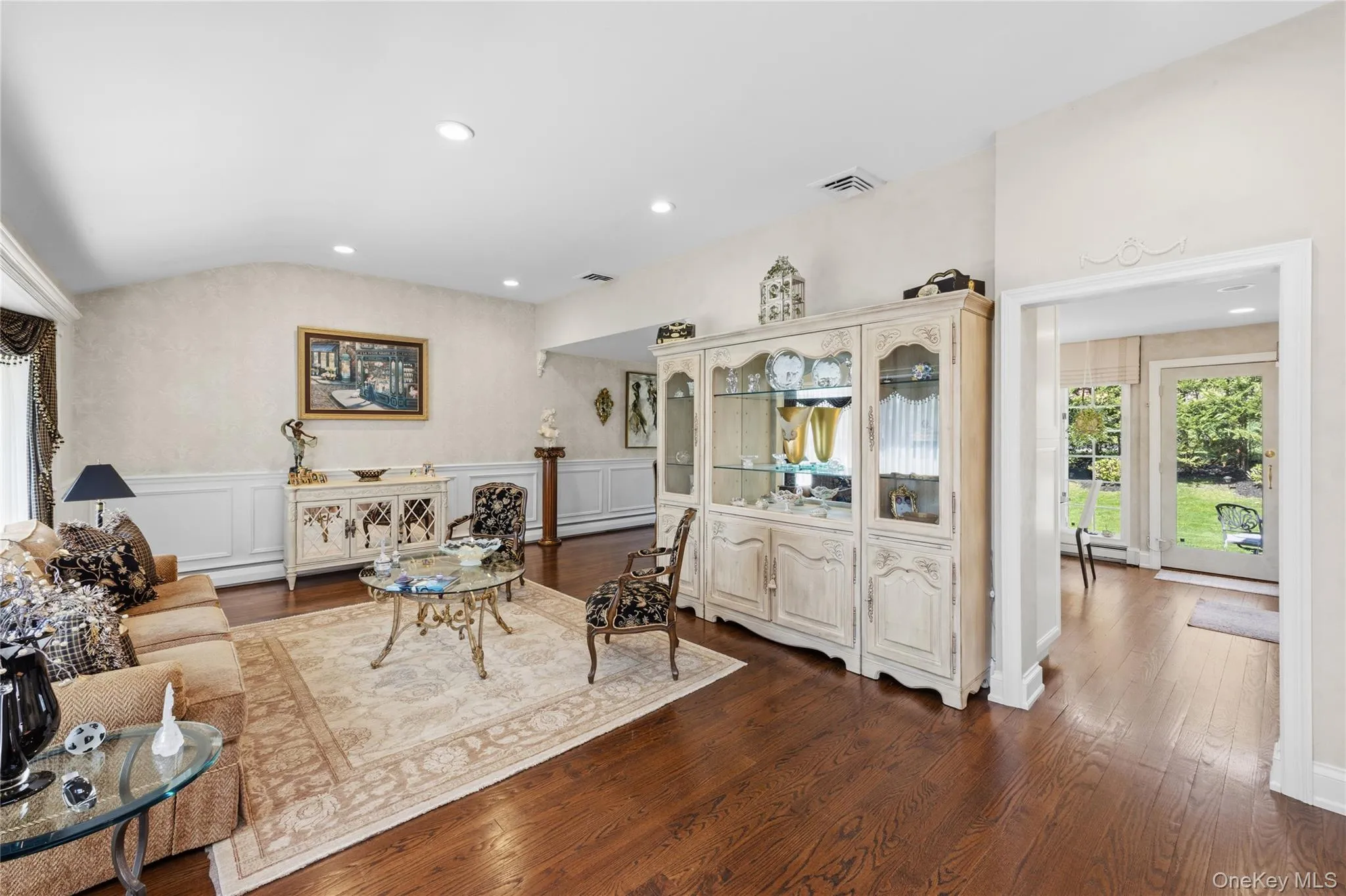 77 Lake Drive, North Hempstead, NY, 4 Bedrooms Bedrooms, 9 Rooms Rooms,3 BathroomsBathrooms,Residential,For Rent,Lake,0,999031 77 Lake Drive, North Hempstead, NY, 4 Bedrooms Bedrooms, 9 Rooms Rooms,3 BathroomsBathrooms,Residential,For Rent,Lake,0,999031