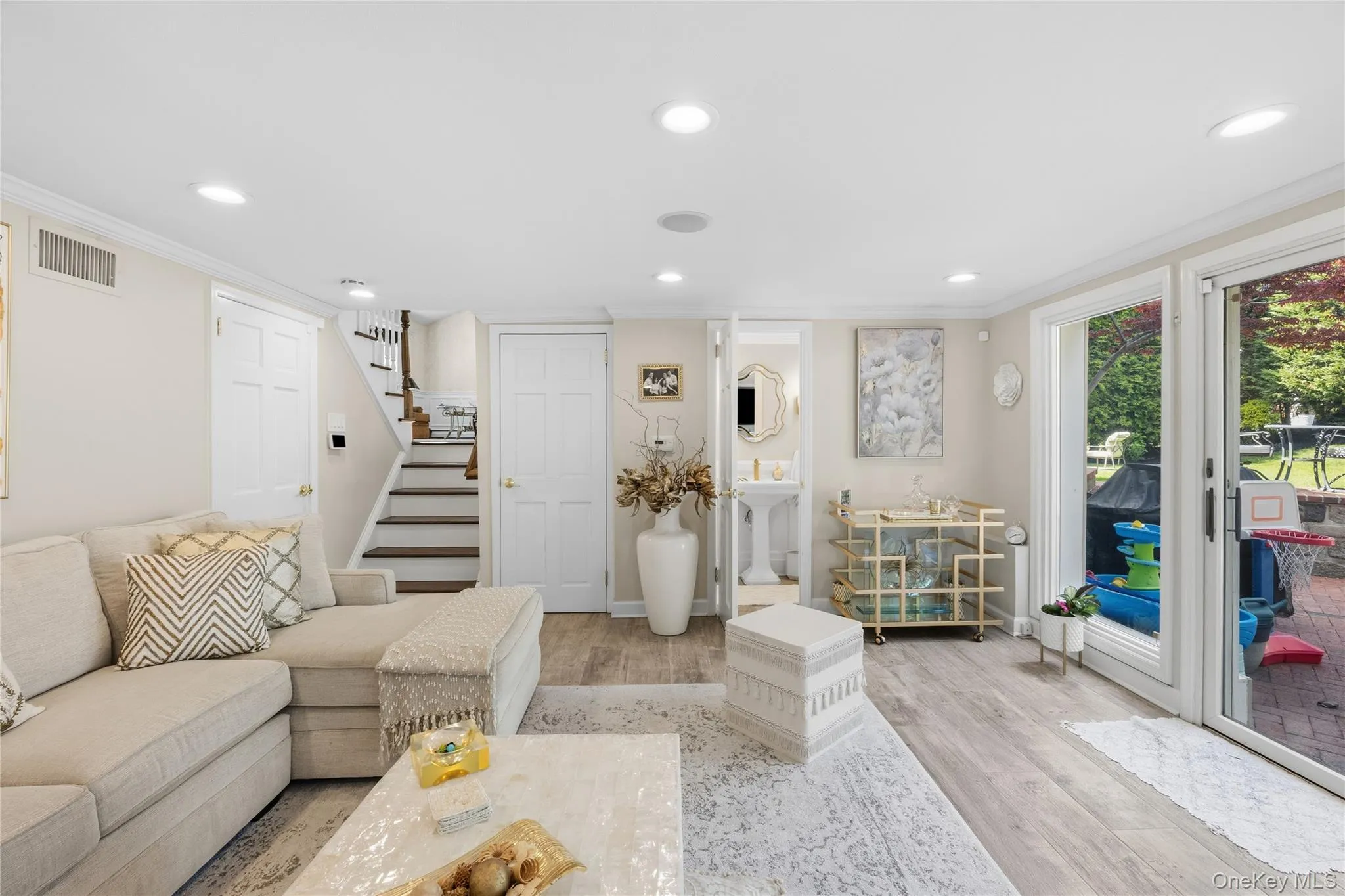 77 Lake Drive, North Hempstead, NY, 4 Bedrooms Bedrooms, 9 Rooms Rooms,3 BathroomsBathrooms,Residential,For Rent,Lake,0,999031 77 Lake Drive, North Hempstead, NY, 4 Bedrooms Bedrooms, 9 Rooms Rooms,3 BathroomsBathrooms,Residential,For Rent,Lake,0,999031