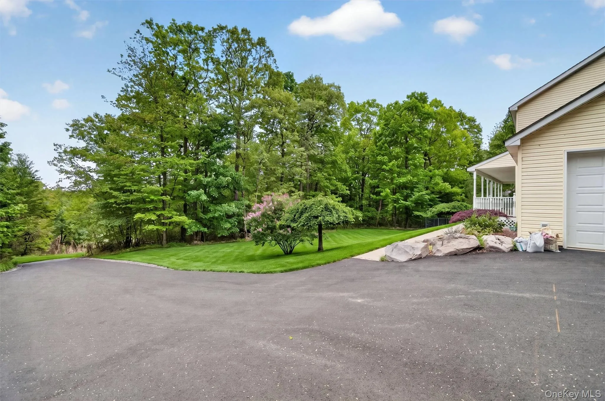 4 Clover Lane, Mamakating, NY, 4 Bedrooms Bedrooms, 9 Rooms Rooms,2 BathroomsBathrooms,Residential,For Rent,Clover,0,999050 4 Clover Lane, Mamakating, NY, 4 Bedrooms Bedrooms, 9 Rooms Rooms,2 BathroomsBathrooms,Residential,For Rent,Clover,0,999050