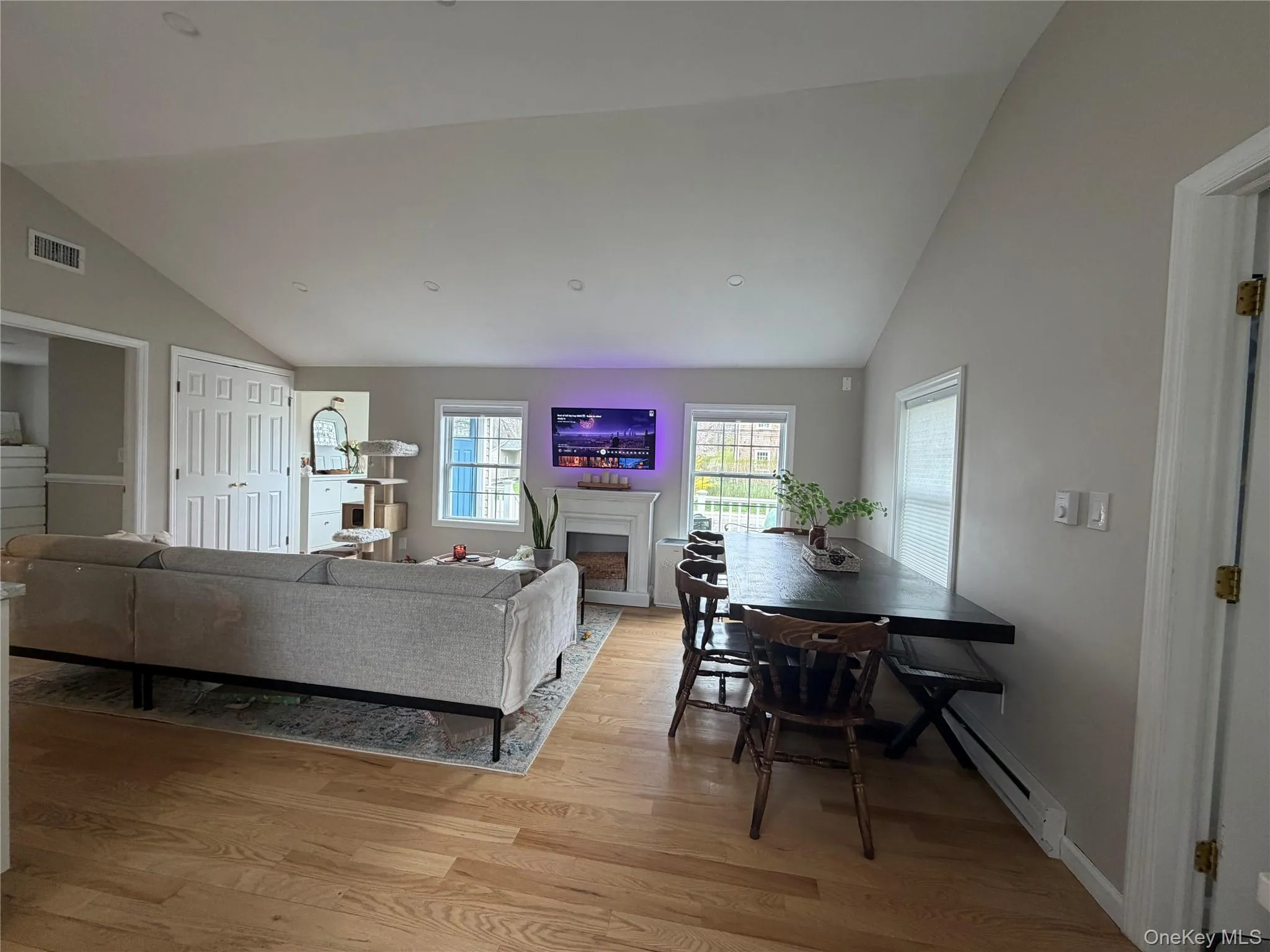 8 Castle Street, Brookhaven, NY, 3 Bedrooms Bedrooms, 6 Rooms Rooms,1 BathroomBathrooms,Residential Lease,For Rent,Castle,0,999051 8 Castle Street, Brookhaven, NY, 3 Bedrooms Bedrooms, 6 Rooms Rooms,1 BathroomBathrooms,Residential Lease,For Rent,Castle,0,999051