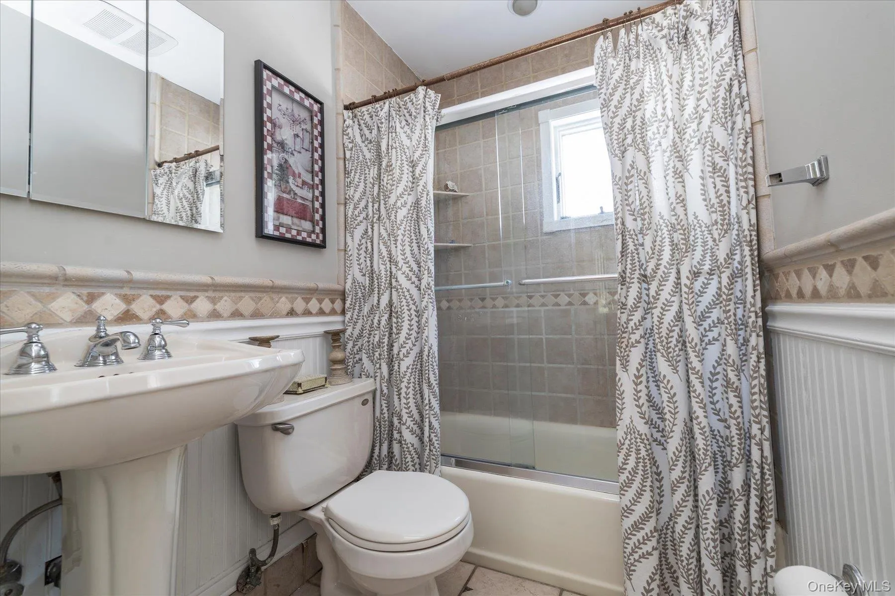 212 Gordon Avenue, North Hempstead, NY, 4 Bedrooms Bedrooms, 8 Rooms Rooms,2 BathroomsBathrooms,Residential,For Rent,Gordon,0,999055 212 Gordon Avenue, North Hempstead, NY, 4 Bedrooms Bedrooms, 8 Rooms Rooms,2 BathroomsBathrooms,Residential,For Rent,Gordon,0,999055