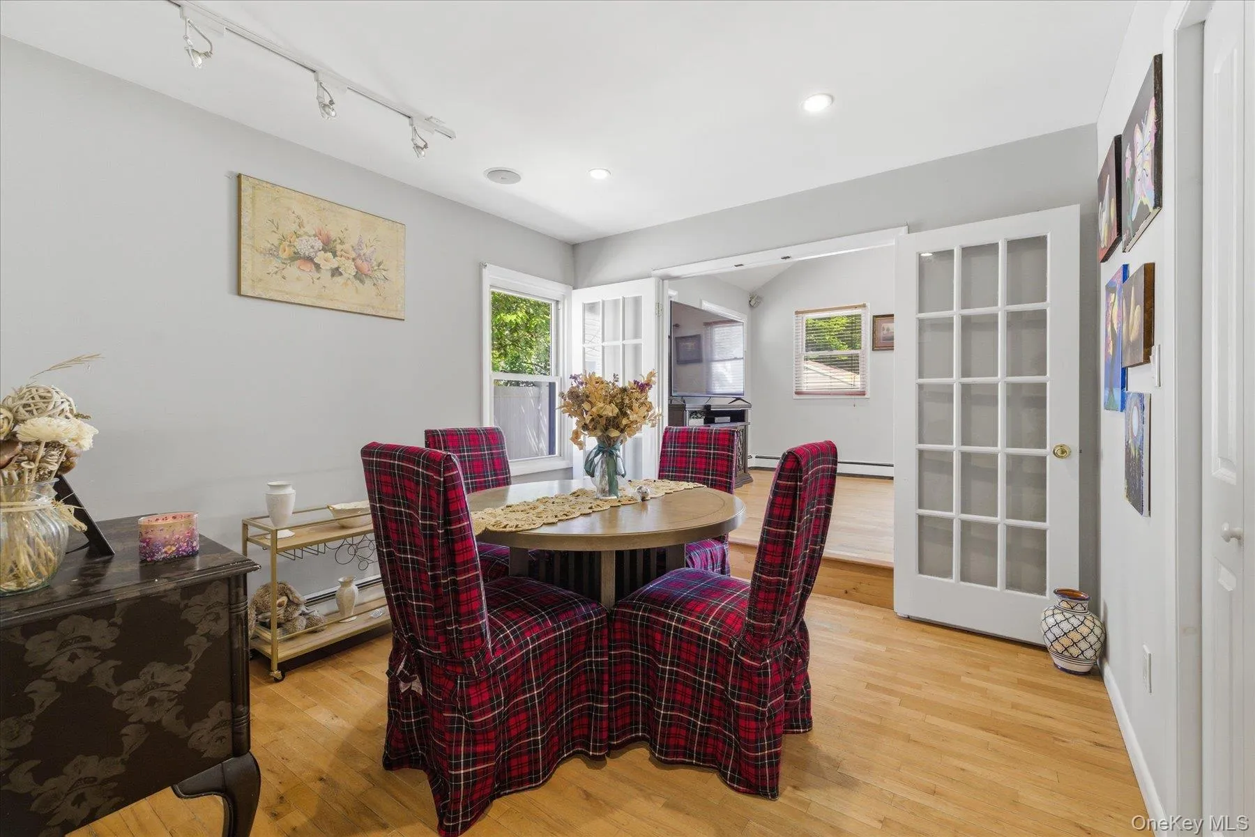 212 Gordon Avenue, North Hempstead, NY, 4 Bedrooms Bedrooms, 8 Rooms Rooms,2 BathroomsBathrooms,Residential,For Rent,Gordon,0,999055 212 Gordon Avenue, North Hempstead, NY, 4 Bedrooms Bedrooms, 8 Rooms Rooms,2 BathroomsBathrooms,Residential,For Rent,Gordon,0,999055