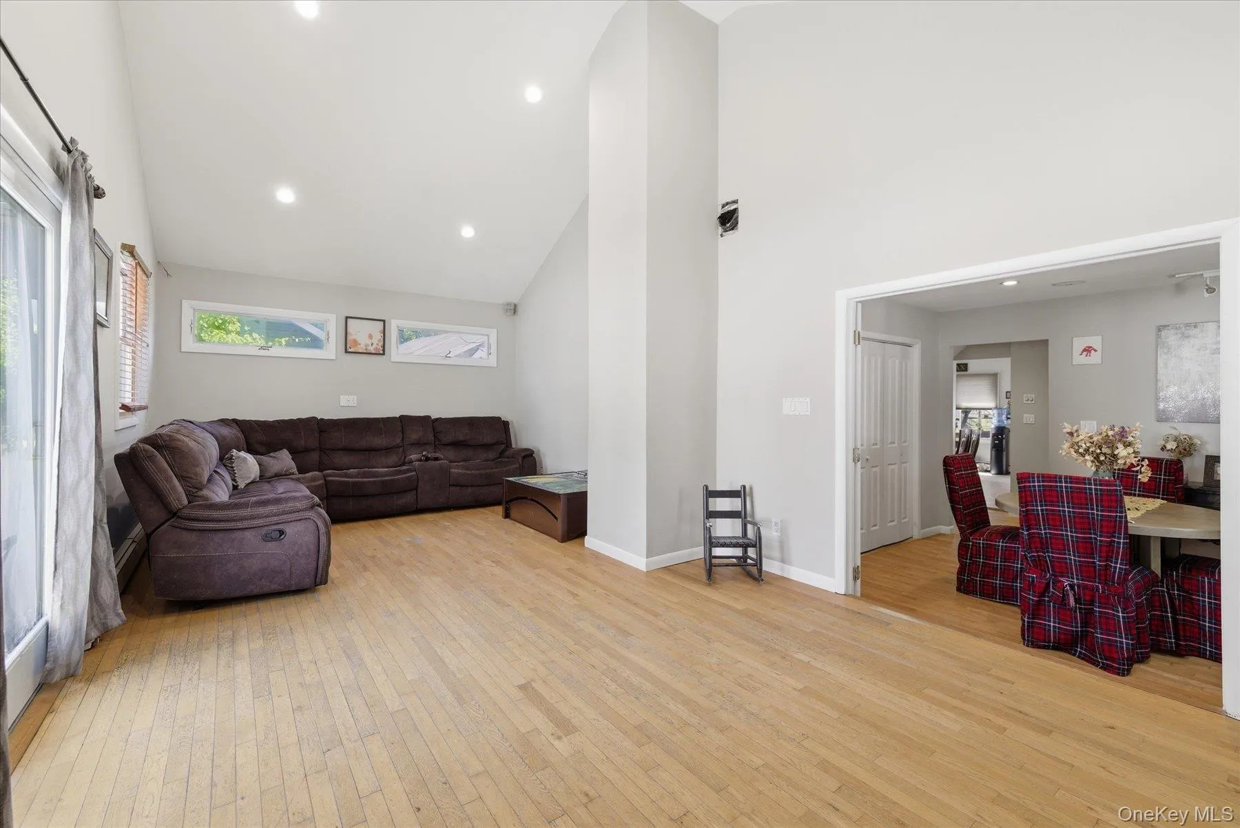 212 Gordon Avenue, North Hempstead, NY, 4 Bedrooms Bedrooms, 8 Rooms Rooms,2 BathroomsBathrooms,Residential,For Rent,Gordon,0,999055 212 Gordon Avenue, North Hempstead, NY, 4 Bedrooms Bedrooms, 8 Rooms Rooms,2 BathroomsBathrooms,Residential,For Rent,Gordon,0,999055
