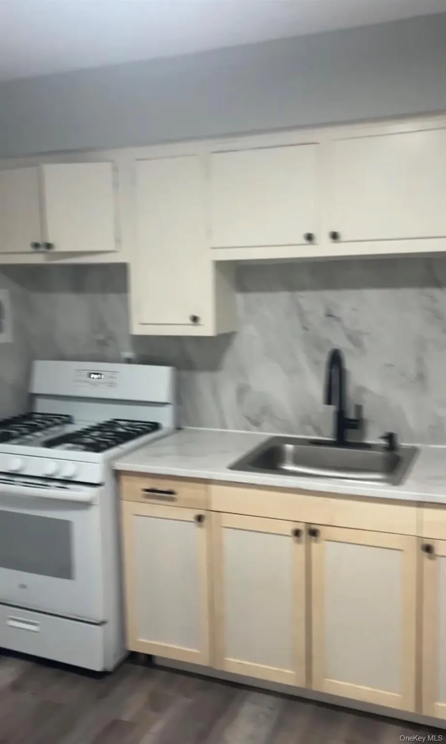 Kitchen partial view Kitchen partial view