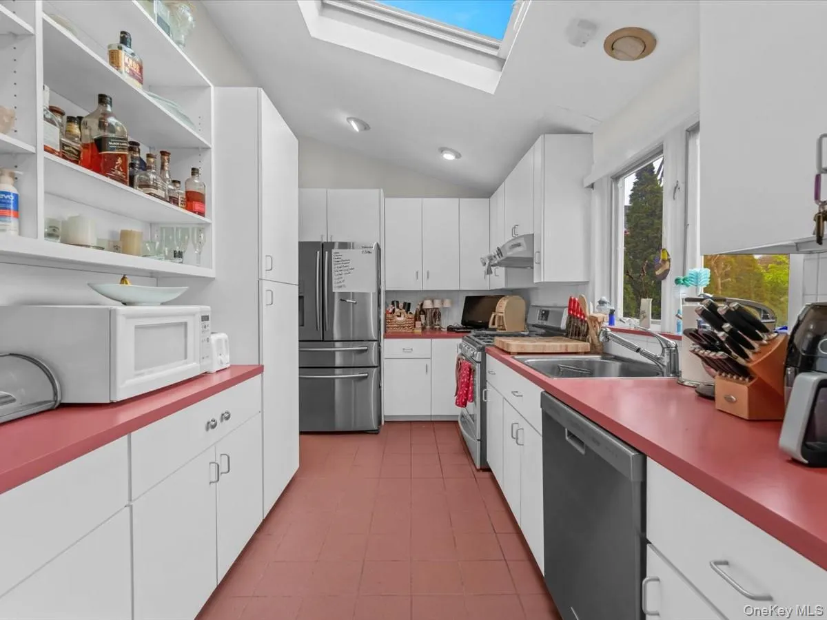 47-11 Belmont Road, North Hempstead, NY, 4 Bedrooms Bedrooms, 11 Rooms Rooms,2 BathroomsBathrooms,Residential,For Rent,Belmont,0,999071 47-11 Belmont Road, North Hempstead, NY, 4 Bedrooms Bedrooms, 11 Rooms Rooms,2 BathroomsBathrooms,Residential,For Rent,Belmont,0,999071
