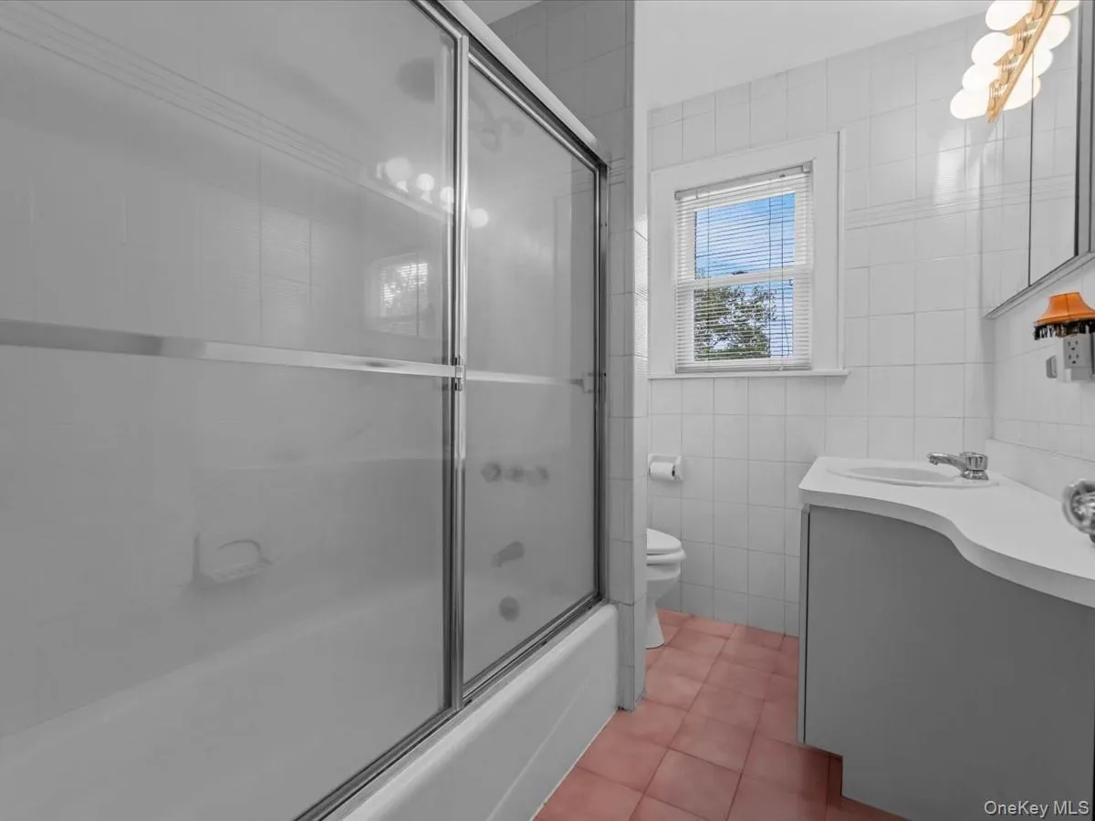 2nd Fl Full Bath 2nd Fl Full Bath
