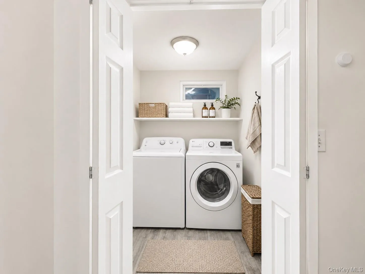 9 Ferndale Drive, Oyster Bay, NY, 3 Bedrooms Bedrooms, 6 Rooms Rooms,2 BathroomsBathrooms,Residential,For Rent,Ferndale,0,999076 9 Ferndale Drive, Oyster Bay, NY, 3 Bedrooms Bedrooms, 6 Rooms Rooms,2 BathroomsBathrooms,Residential,For Rent,Ferndale,0,999076