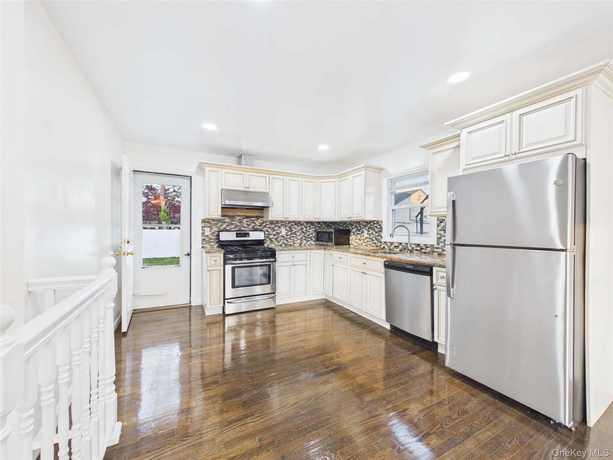 9 Ferndale Drive, Oyster Bay, NY, 3 Bedrooms Bedrooms, 6 Rooms Rooms,2 BathroomsBathrooms,Residential,For Rent,Ferndale,0,999076 9 Ferndale Drive, Oyster Bay, NY, 3 Bedrooms Bedrooms, 6 Rooms Rooms,2 BathroomsBathrooms,Residential,For Rent,Ferndale,0,999076