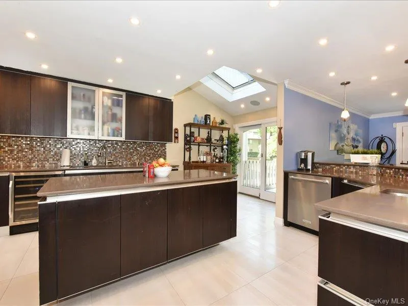 120 Estate Drive, Oyster Bay, NY, 3 Bedrooms Bedrooms, 8 Rooms Rooms,2 BathroomsBathrooms,Residential Sale,For Rent,Estate,0,999081 120 Estate Drive, Oyster Bay, NY, 3 Bedrooms Bedrooms, 8 Rooms Rooms,2 BathroomsBathrooms,Residential Sale,For Rent,Estate,0,999081