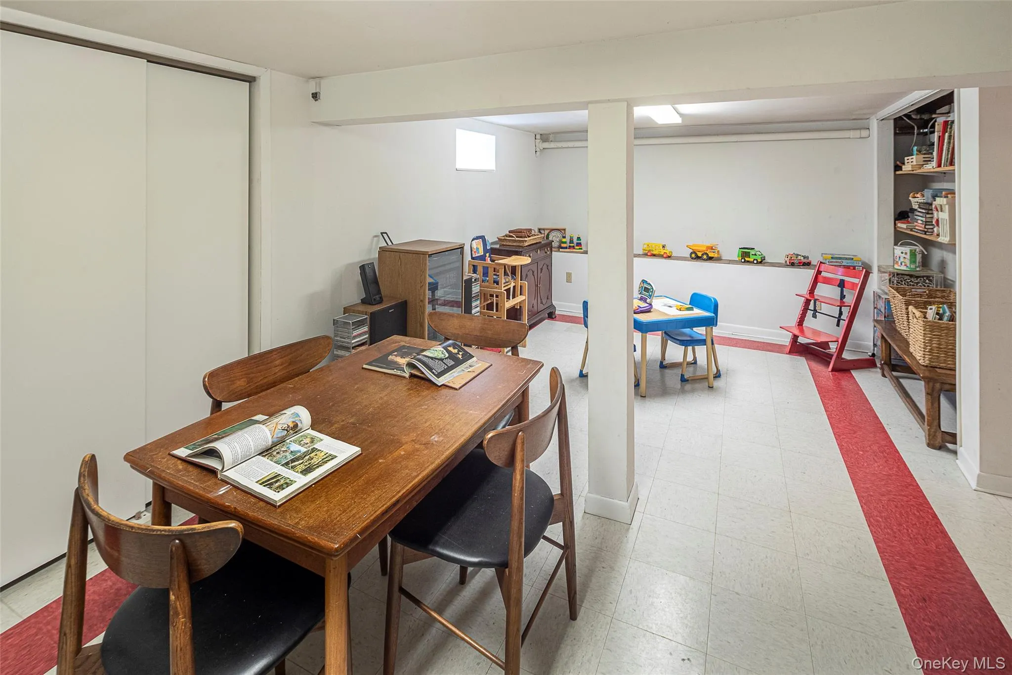 147 Ridgeway Street, Mount Vernon, NY, 3 Bedrooms Bedrooms, 8 Rooms Rooms,1 BathroomBathrooms,Residential,For Rent,Ridgeway,0,999084 147 Ridgeway Street, Mount Vernon, NY, 3 Bedrooms Bedrooms, 8 Rooms Rooms,1 BathroomBathrooms,Residential,For Rent,Ridgeway,0,999084