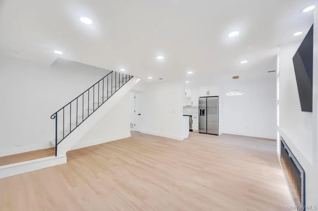 6 Amesworth Court, Brookhaven, NY, 3 Bedrooms Bedrooms, 6 Rooms Rooms,1 BathroomBathrooms,Residential Sale,For Rent,Amesworth,0,999101 6 Amesworth Court, Brookhaven, NY, 3 Bedrooms Bedrooms, 6 Rooms Rooms,1 BathroomBathrooms,Residential Sale,For Rent,Amesworth,0,999101