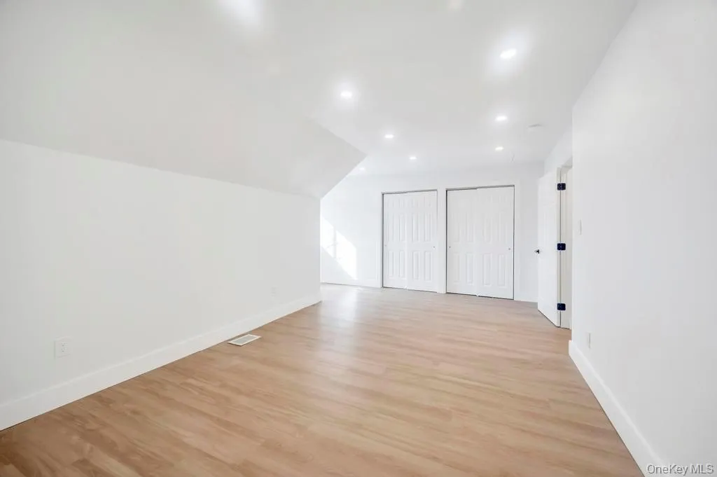 6 Amesworth Court, Brookhaven, NY, 3 Bedrooms Bedrooms, 6 Rooms Rooms,1 BathroomBathrooms,Residential Sale,For Rent,Amesworth,0,999101 6 Amesworth Court, Brookhaven, NY, 3 Bedrooms Bedrooms, 6 Rooms Rooms,1 BathroomBathrooms,Residential Sale,For Rent,Amesworth,0,999101