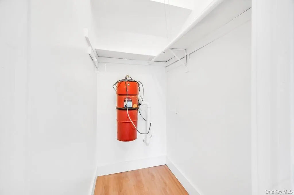 6 Amesworth Court, Brookhaven, NY, 3 Bedrooms Bedrooms, 6 Rooms Rooms,1 BathroomBathrooms,Residential Sale,For Rent,Amesworth,0,999101 6 Amesworth Court, Brookhaven, NY, 3 Bedrooms Bedrooms, 6 Rooms Rooms,1 BathroomBathrooms,Residential Sale,For Rent,Amesworth,0,999101