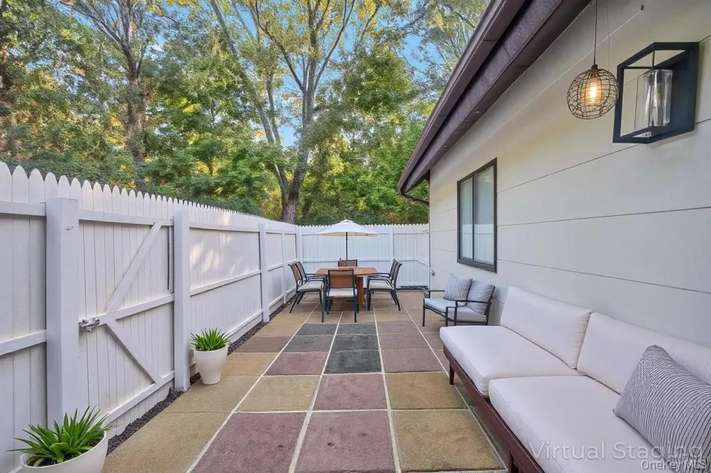 6 Amesworth Court, Brookhaven, NY, 3 Bedrooms Bedrooms, 6 Rooms Rooms,1 BathroomBathrooms,Residential Sale,For Rent,Amesworth,0,999101 6 Amesworth Court, Brookhaven, NY, 3 Bedrooms Bedrooms, 6 Rooms Rooms,1 BathroomBathrooms,Residential Sale,For Rent,Amesworth,0,999101