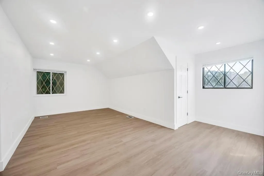 6 Amesworth Court, Brookhaven, NY, 3 Bedrooms Bedrooms, 6 Rooms Rooms,1 BathroomBathrooms,Residential Sale,For Rent,Amesworth,0,999101 6 Amesworth Court, Brookhaven, NY, 3 Bedrooms Bedrooms, 6 Rooms Rooms,1 BathroomBathrooms,Residential Sale,For Rent,Amesworth,0,999101