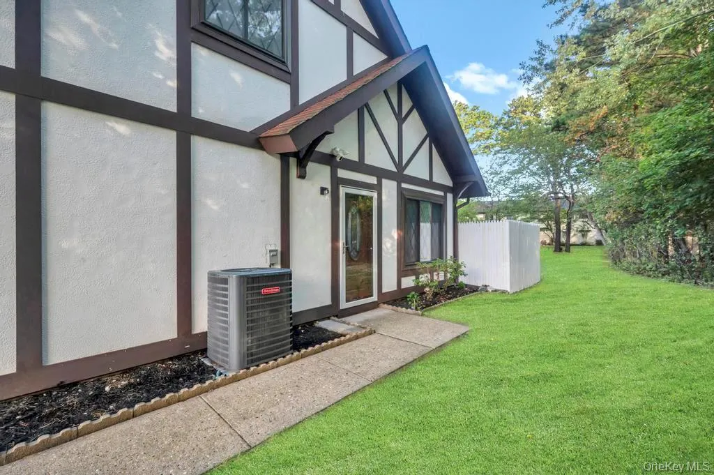 6 Amesworth Court, Brookhaven, NY, 3 Bedrooms Bedrooms, 6 Rooms Rooms,1 BathroomBathrooms,Residential Sale,For Rent,Amesworth,0,999101 6 Amesworth Court, Brookhaven, NY, 3 Bedrooms Bedrooms, 6 Rooms Rooms,1 BathroomBathrooms,Residential Sale,For Rent,Amesworth,0,999101