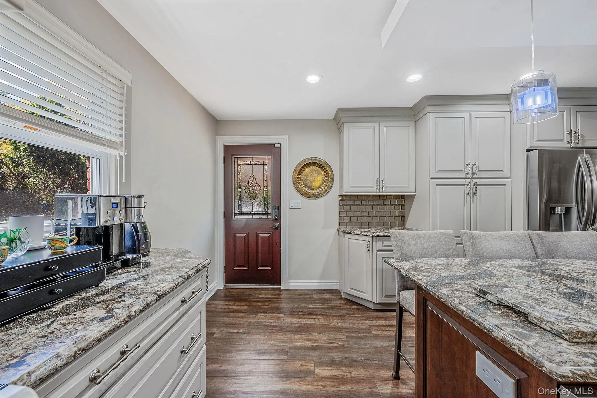 193 Dix Hills Road, Huntington, NY, 3 Bedrooms Bedrooms, 8 Rooms Rooms,2 BathroomsBathrooms,Residential,For Rent,Dix Hills,0,999108 193 Dix Hills Road, Huntington, NY, 3 Bedrooms Bedrooms, 8 Rooms Rooms,2 BathroomsBathrooms,Residential,For Rent,Dix Hills,0,999108