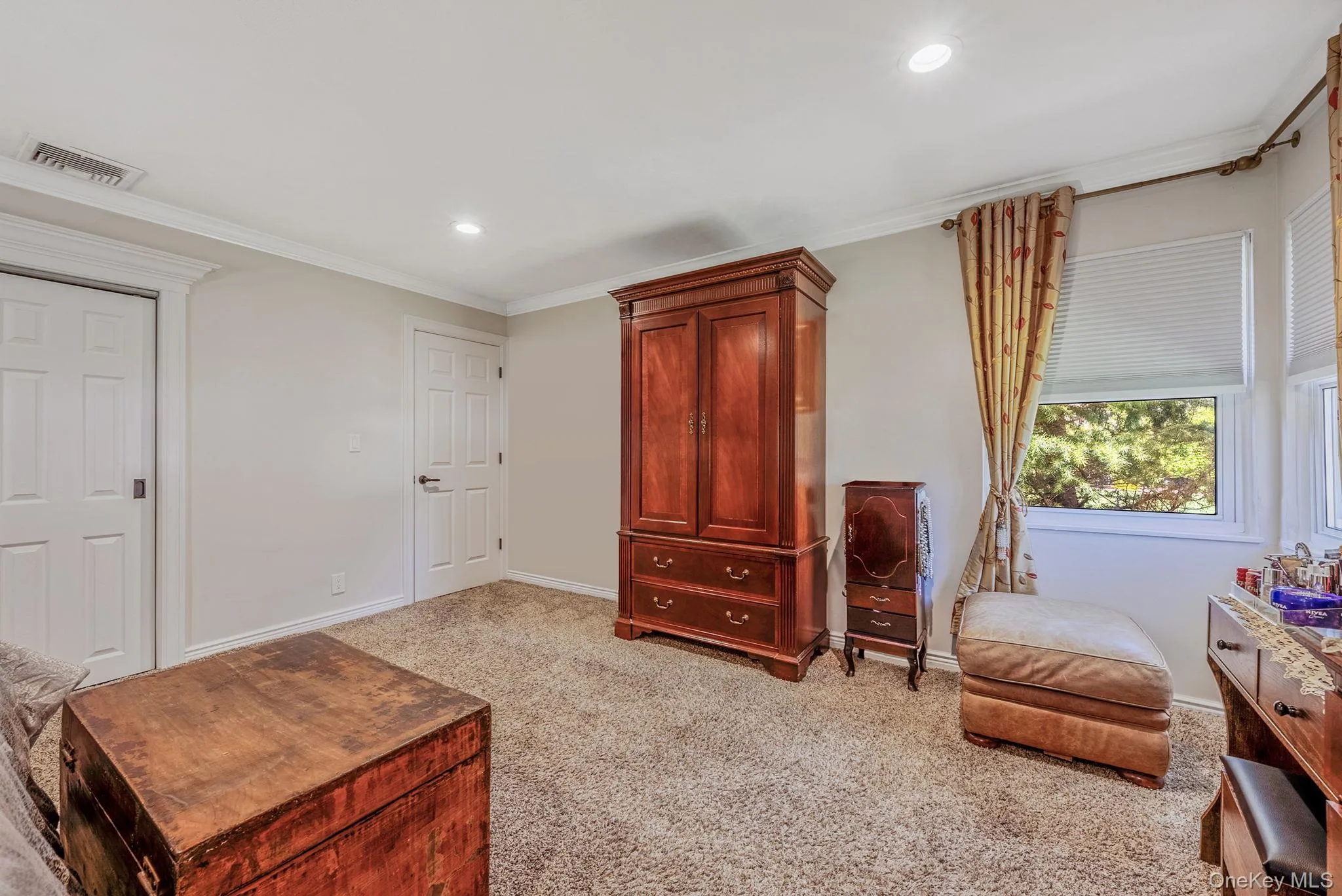 193 Dix Hills Road, Huntington, NY, 3 Bedrooms Bedrooms, 8 Rooms Rooms,2 BathroomsBathrooms,Residential,For Rent,Dix Hills,0,999108 193 Dix Hills Road, Huntington, NY, 3 Bedrooms Bedrooms, 8 Rooms Rooms,2 BathroomsBathrooms,Residential,For Rent,Dix Hills,0,999108