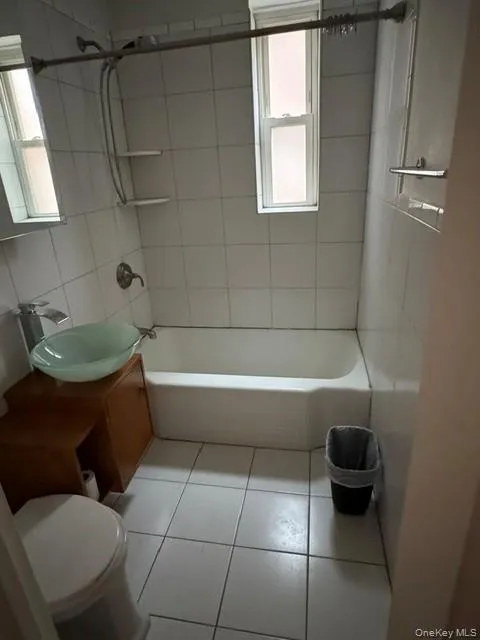 2090 Barnes Avenue, New York, NY, 1 Bedroom Bedrooms, 2 Rooms Rooms,1 BathroomBathrooms,Residential Lease,For Rent,Barnes,0,999112 2090 Barnes Avenue, New York, NY, 1 Bedroom Bedrooms, 2 Rooms Rooms,1 BathroomBathrooms,Residential Lease,For Rent,Barnes,0,999112