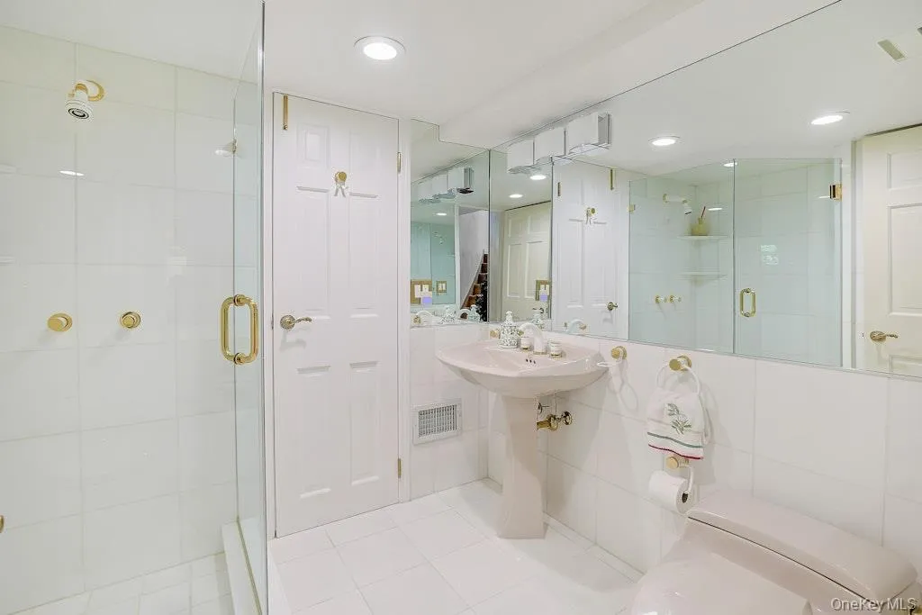 1 Rock Hill Lane, Greenburgh, NY, 5 Bedrooms Bedrooms, 12 Rooms Rooms,4 BathroomsBathrooms,Residential,For Rent,Rock Hill,0,999117 1 Rock Hill Lane, Greenburgh, NY, 5 Bedrooms Bedrooms, 12 Rooms Rooms,4 BathroomsBathrooms,Residential,For Rent,Rock Hill,0,999117