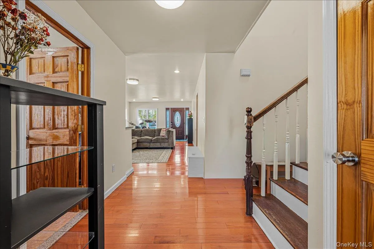 109 Gordon Avenue, North Hempstead, NY, 5 Bedrooms Bedrooms, 10 Rooms Rooms,3 BathroomsBathrooms,Residential,For Rent,Gordon,0,999118 109 Gordon Avenue, North Hempstead, NY, 5 Bedrooms Bedrooms, 10 Rooms Rooms,3 BathroomsBathrooms,Residential,For Rent,Gordon,0,999118