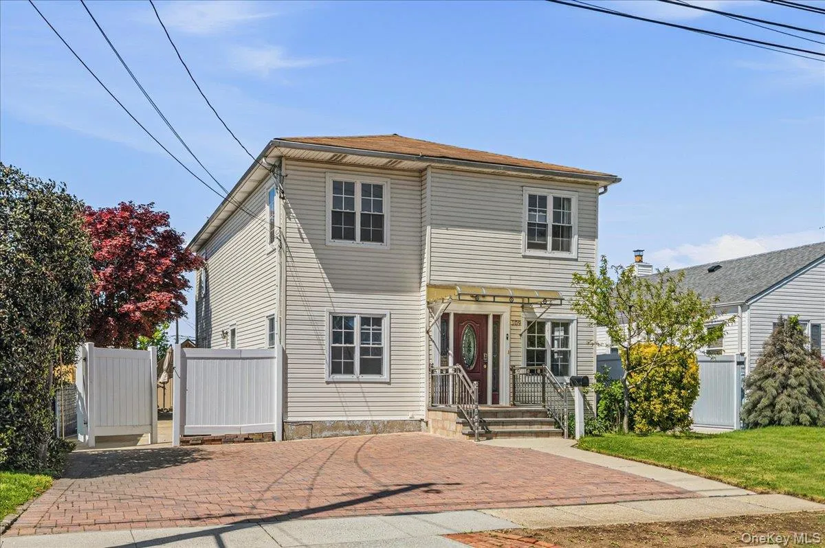109 Gordon Avenue, North Hempstead, NY, 5 Bedrooms Bedrooms, 10 Rooms Rooms,3 BathroomsBathrooms,Residential,For Rent,Gordon,0,999118 109 Gordon Avenue, North Hempstead, NY, 5 Bedrooms Bedrooms, 10 Rooms Rooms,3 BathroomsBathrooms,Residential,For Rent,Gordon,0,999118