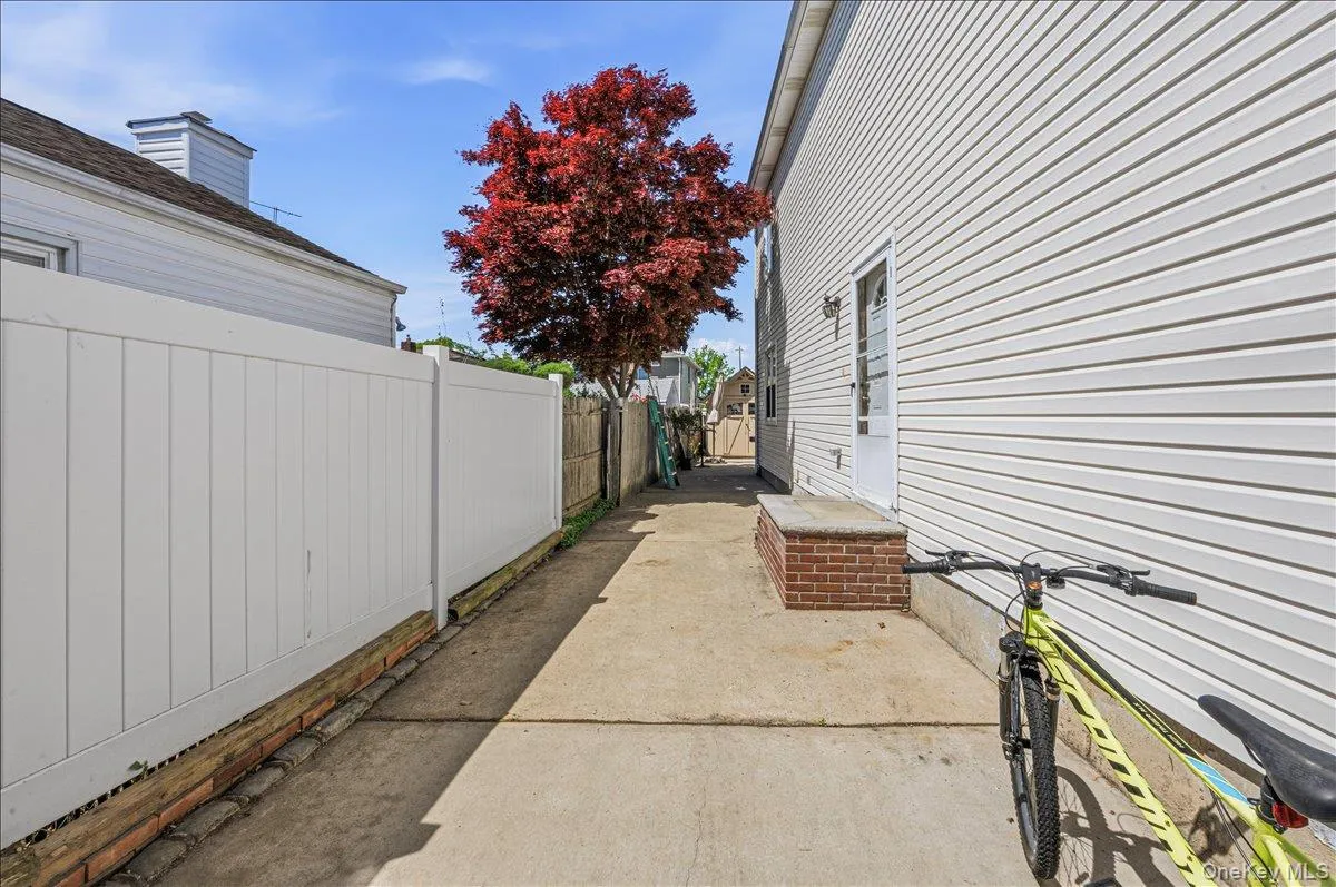 109 Gordon Avenue, North Hempstead, NY, 5 Bedrooms Bedrooms, 10 Rooms Rooms,3 BathroomsBathrooms,Residential,For Rent,Gordon,0,999118 109 Gordon Avenue, North Hempstead, NY, 5 Bedrooms Bedrooms, 10 Rooms Rooms,3 BathroomsBathrooms,Residential,For Rent,Gordon,0,999118