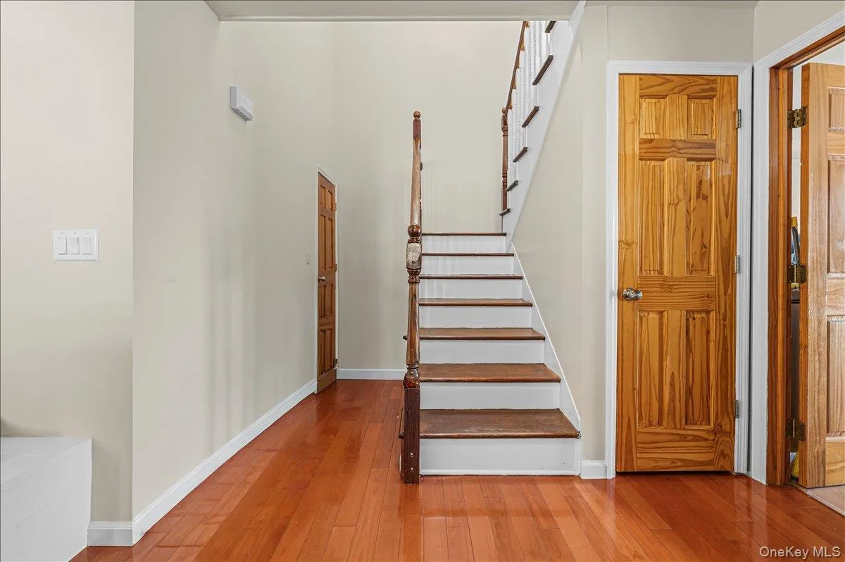 109 Gordon Avenue, North Hempstead, NY, 5 Bedrooms Bedrooms, 10 Rooms Rooms,3 BathroomsBathrooms,Residential,For Rent,Gordon,0,999118 109 Gordon Avenue, North Hempstead, NY, 5 Bedrooms Bedrooms, 10 Rooms Rooms,3 BathroomsBathrooms,Residential,For Rent,Gordon,0,999118