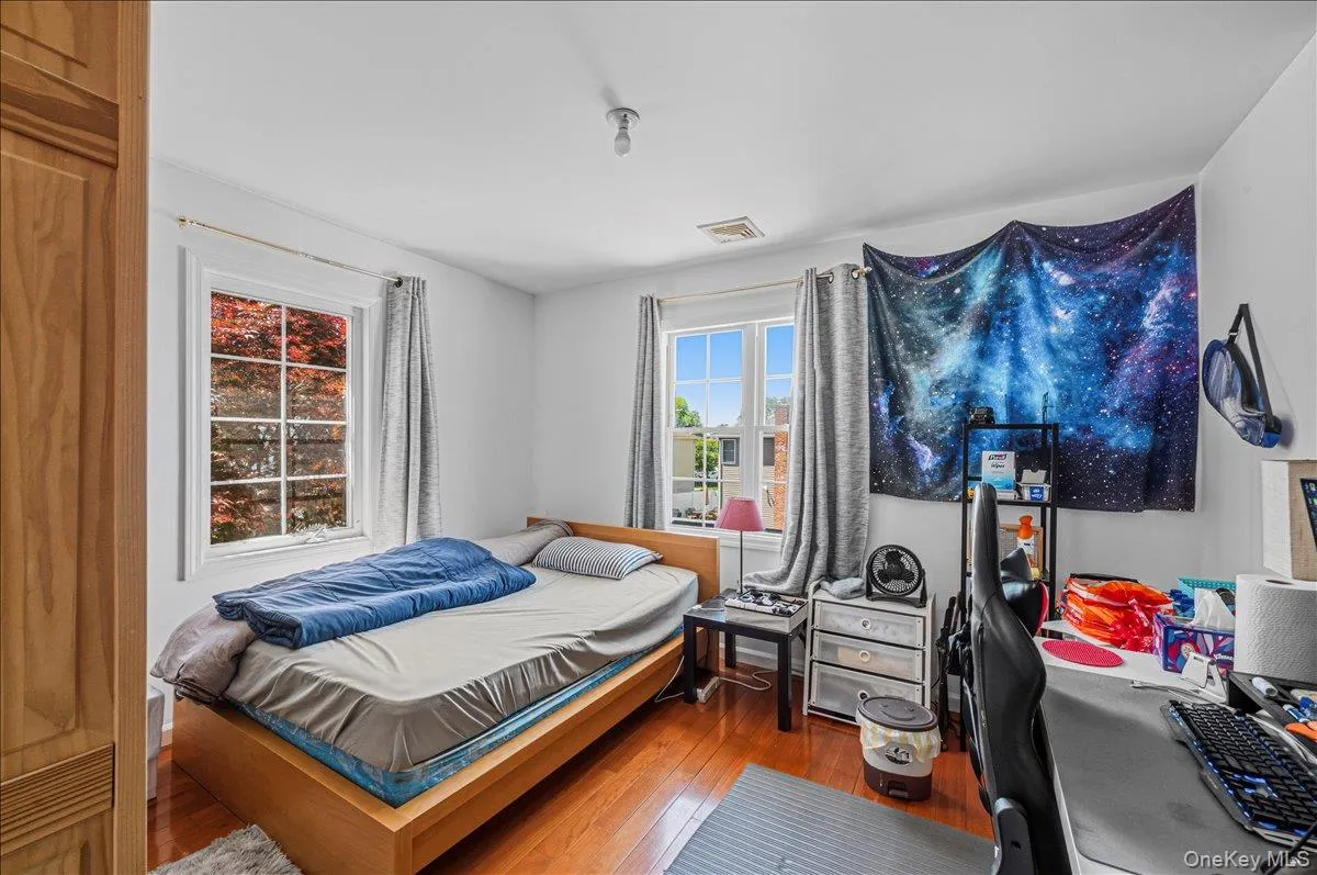 109 Gordon Avenue, North Hempstead, NY, 5 Bedrooms Bedrooms, 10 Rooms Rooms,3 BathroomsBathrooms,Residential,For Rent,Gordon,0,999118 109 Gordon Avenue, North Hempstead, NY, 5 Bedrooms Bedrooms, 10 Rooms Rooms,3 BathroomsBathrooms,Residential,For Rent,Gordon,0,999118