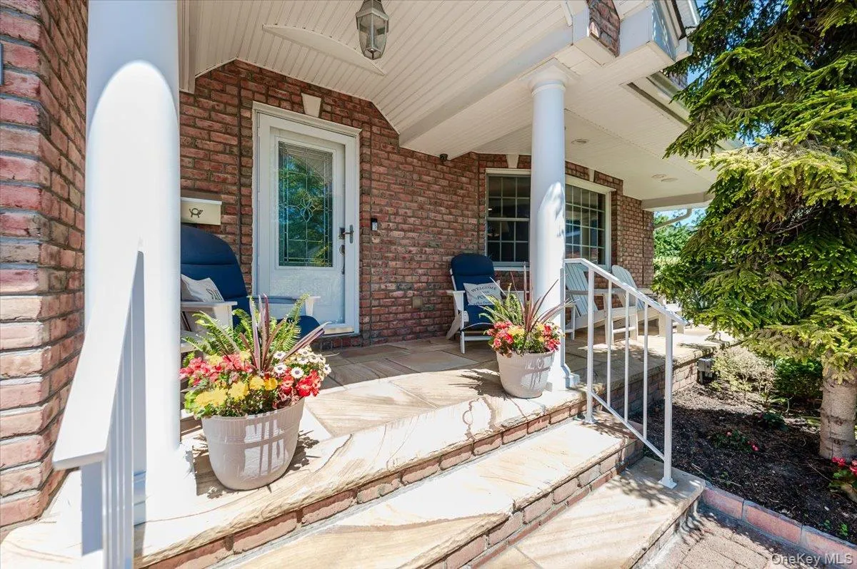 Private front porch Private front porch