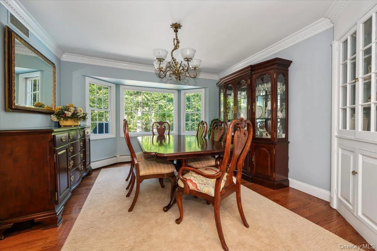 Formal Dining Room off of Kitchen and Living Room Formal Dining Room off of Kitchen and Living Room