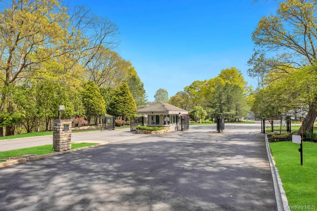 1407 Middle, Riverhead, NY, 2 Bedrooms Bedrooms, 8 Rooms Rooms,2 BathroomsBathrooms,Residential,For Rent,Middle,0,999128 1407 Middle, Riverhead, NY, 2 Bedrooms Bedrooms, 8 Rooms Rooms,2 BathroomsBathrooms,Residential,For Rent,Middle,0,999128