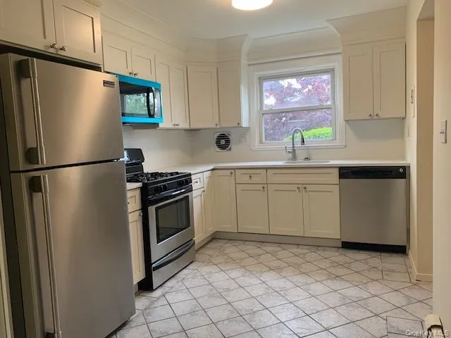 2 Vanata Court, Hempstead, NY, 3 Bedrooms Bedrooms, 5 Rooms Rooms,1 BathroomBathrooms,Residential Lease,For Rent,Vanata,0,999134 2 Vanata Court, Hempstead, NY, 3 Bedrooms Bedrooms, 5 Rooms Rooms,1 BathroomBathrooms,Residential Lease,For Rent,Vanata,0,999134