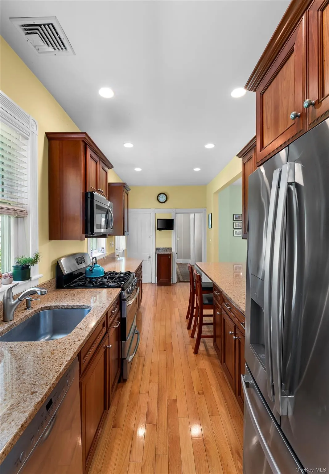 35 4th Avenue, Orangetown, NY, 3 Bedrooms Bedrooms, 7 Rooms Rooms,2 BathroomsBathrooms,Residential,For Rent,4th,0,KEY999141 35 4th Avenue, Orangetown, NY, 3 Bedrooms Bedrooms, 7 Rooms Rooms,2 BathroomsBathrooms,Residential,For Rent,4th,0,KEY999141