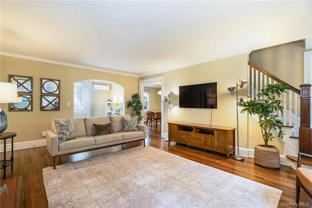 19 Hamilton Road, Scarsdale, NY, 4 Bedrooms Bedrooms, 9 Rooms Rooms,2 BathroomsBathrooms,Residential Lease,For Rent,Hamilton,0,999142 19 Hamilton Road, Scarsdale, NY, 4 Bedrooms Bedrooms, 9 Rooms Rooms,2 BathroomsBathrooms,Residential Lease,For Rent,Hamilton,0,999142
